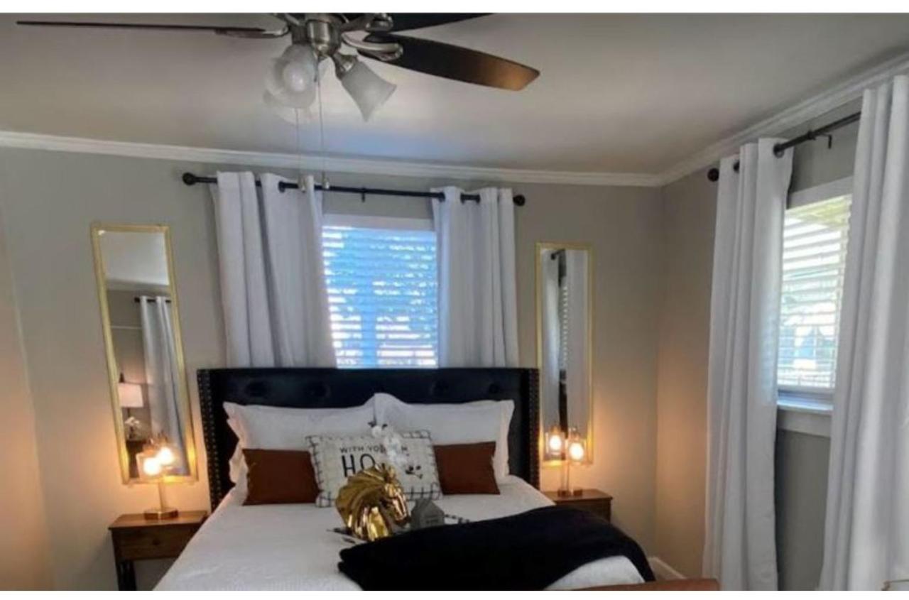 Stunning Cozy Downtown Guesthouse San Antonio Exteriör bild